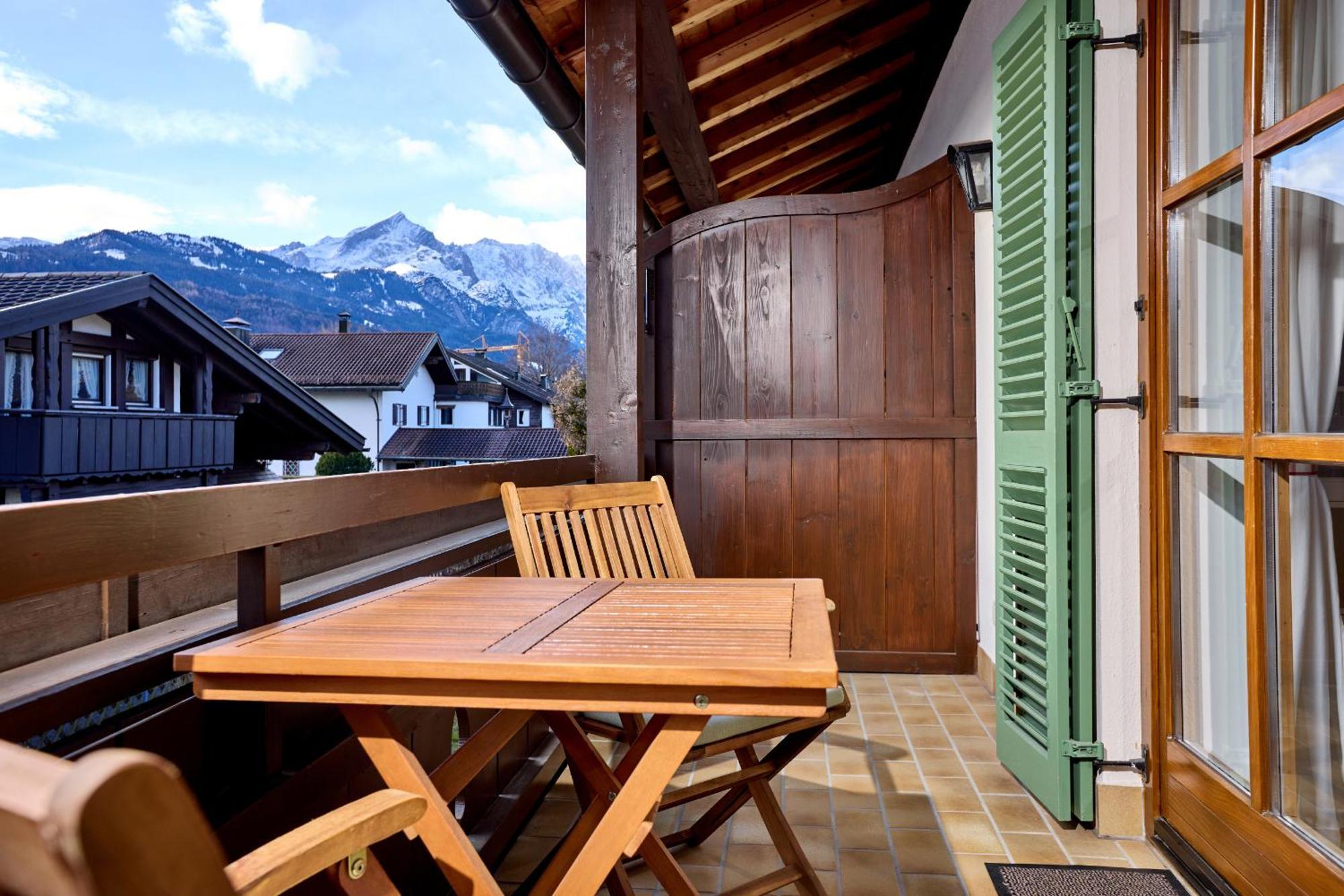 Alpenzauber Apartment Garmisch-Partenkirchen Exterior photo